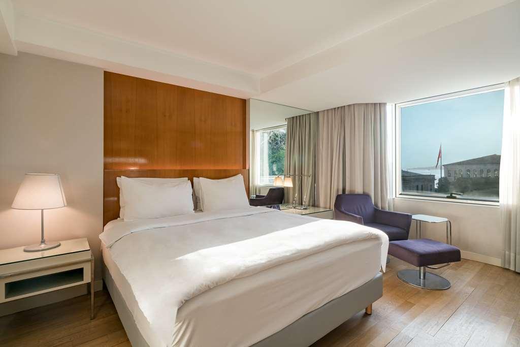 Radisson Blu Bosphorus Hotel. *